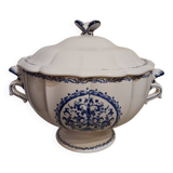 Old soup tureen, in Gien earthenware.