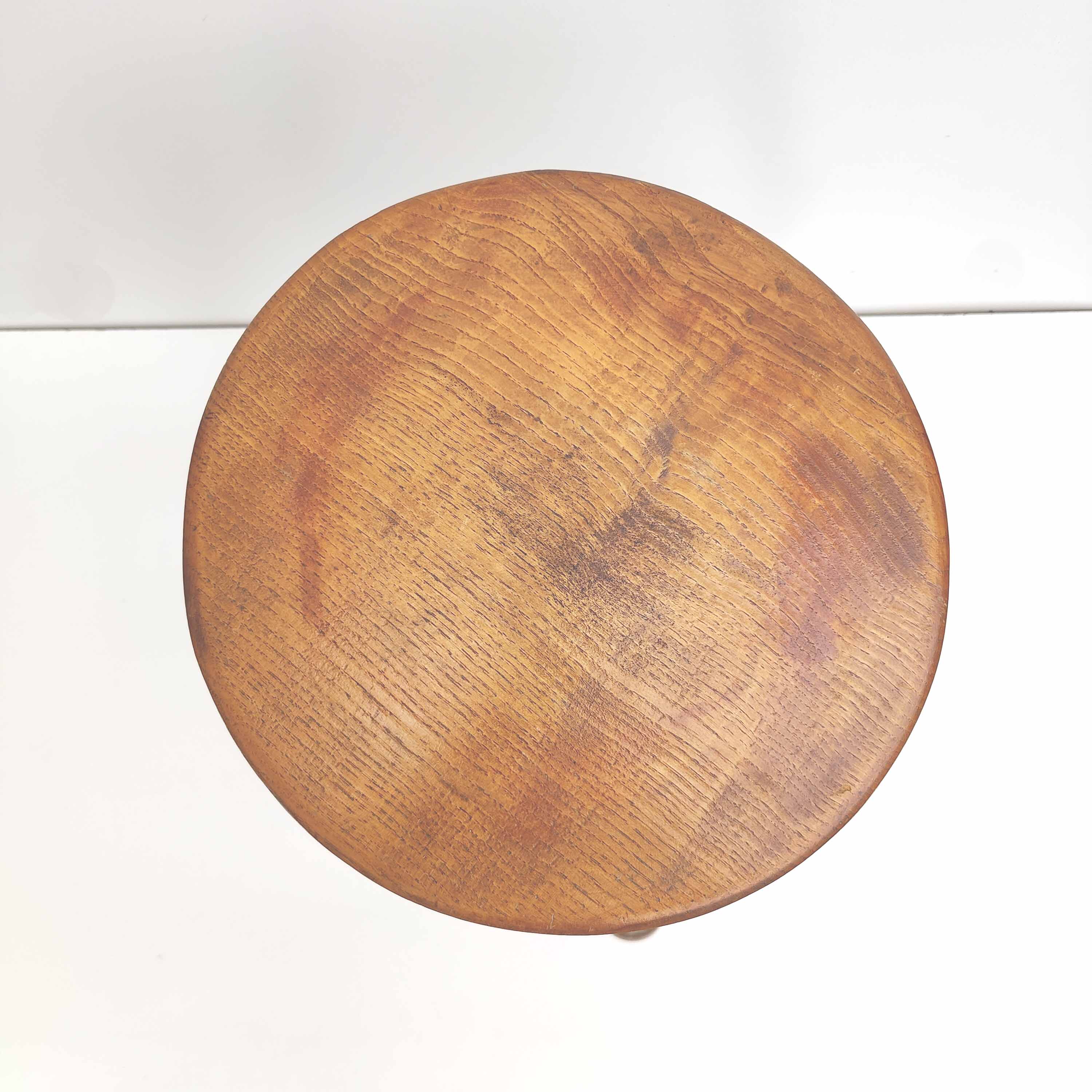 Tripod wood stool twisted feet