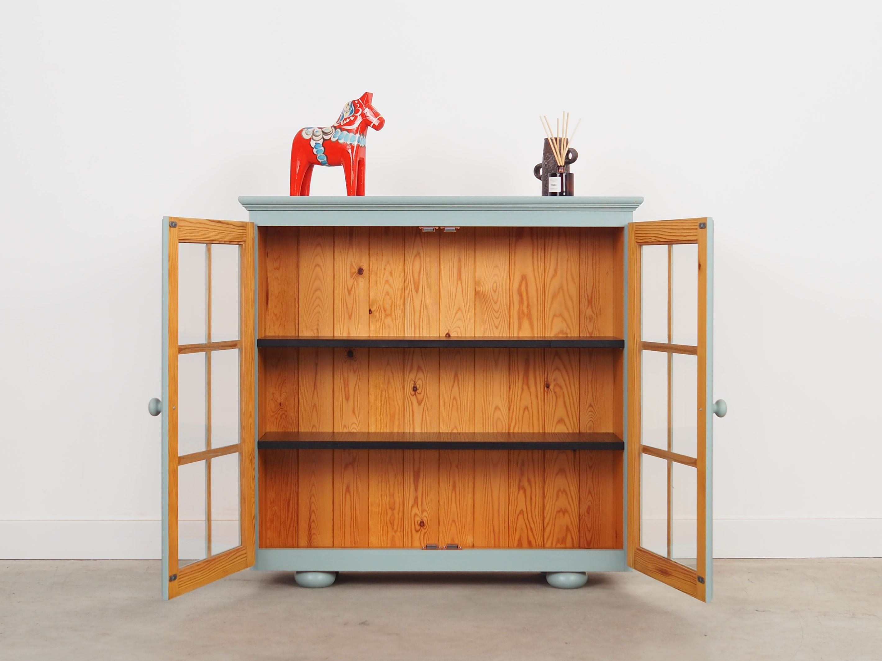 Pine showcase, Danish design, 1960s, production: Denmark