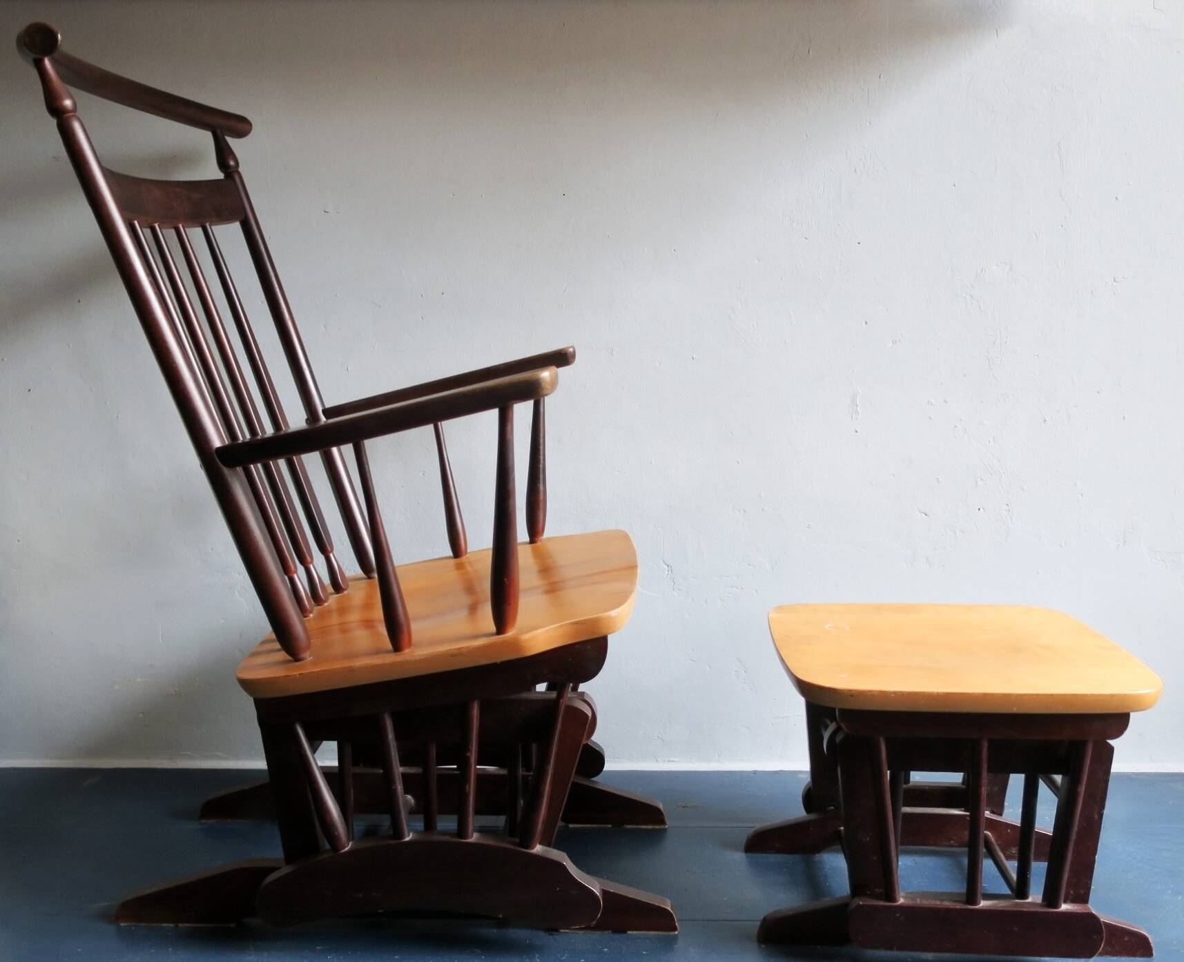 Mid century gliding lounge chair with footrest, 1960s