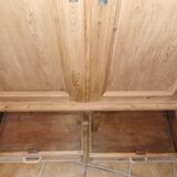 Wardrobe in solid pines