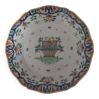 Assiette en faience de Desvres decor Rouen signé René Delarue