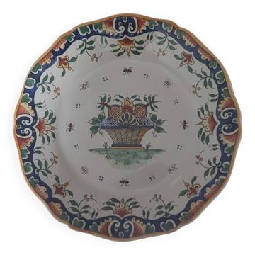 Assiette en faience de Desvres decor Rouen signé René Delarue