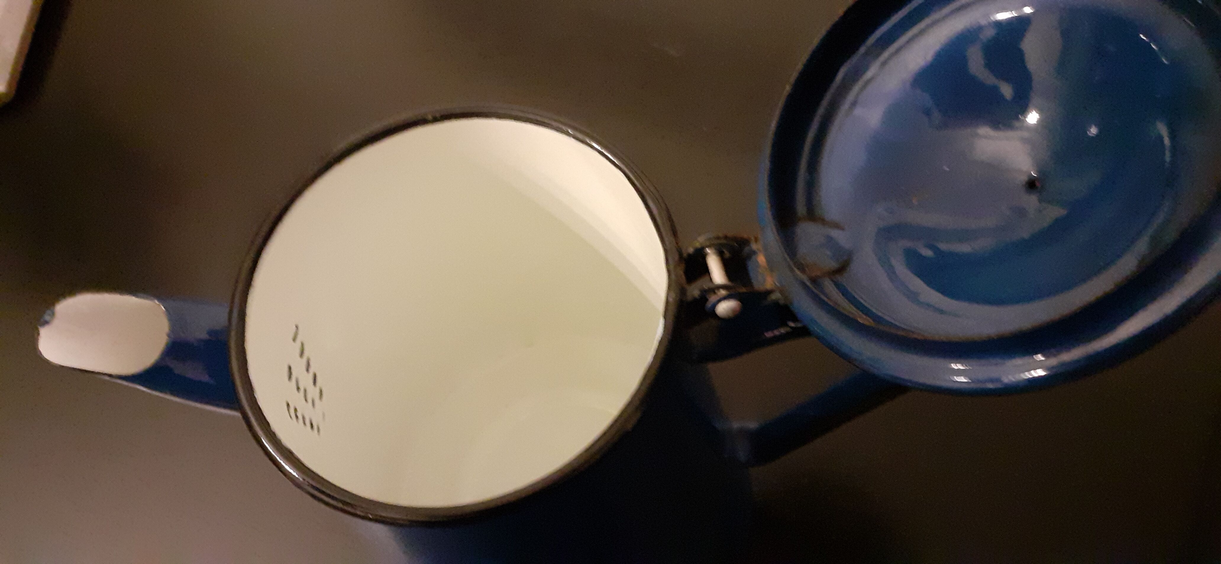 Cafetière emailée