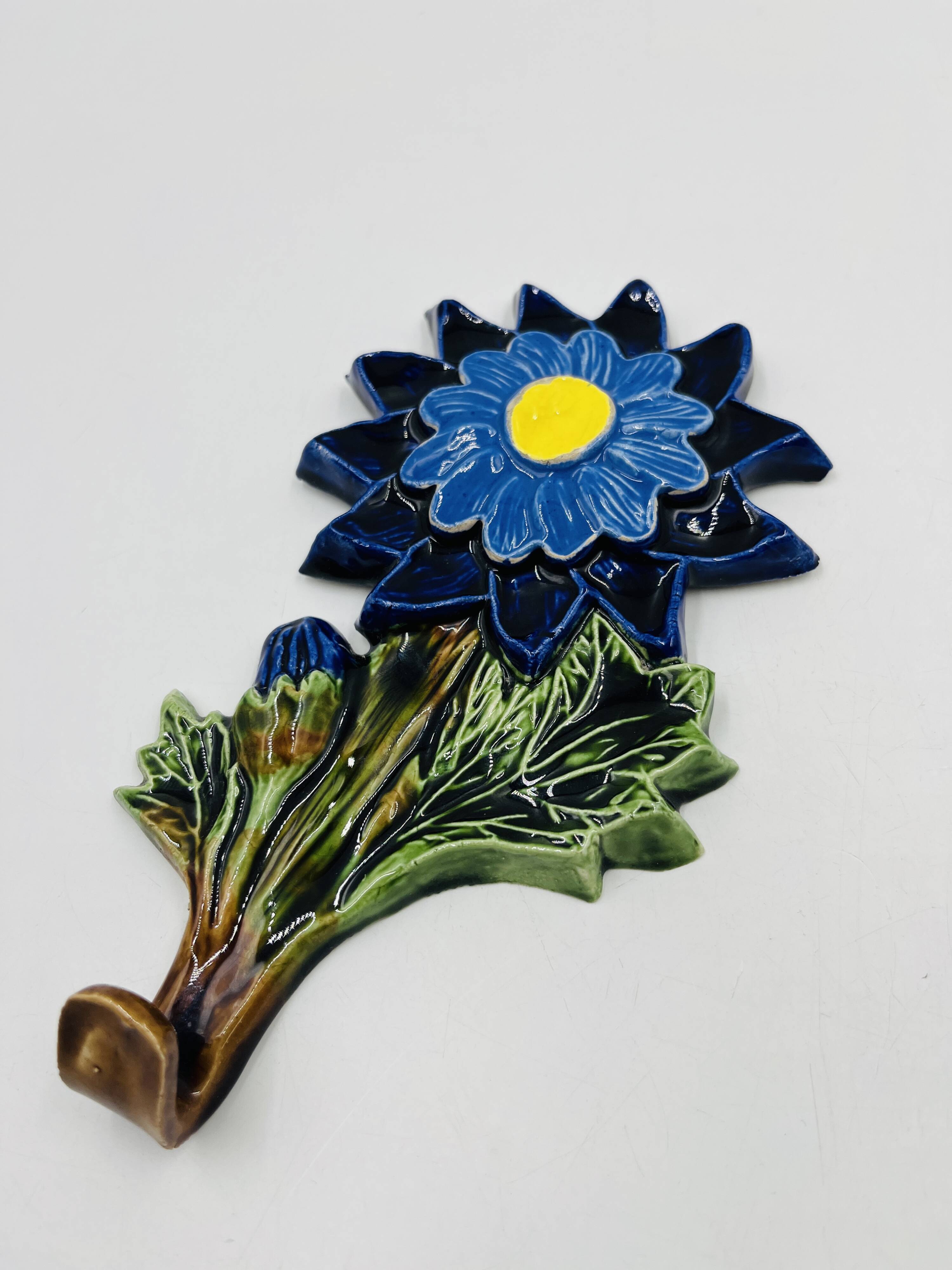 Flower hook wall hook in Belgian ceramic by André Bayer