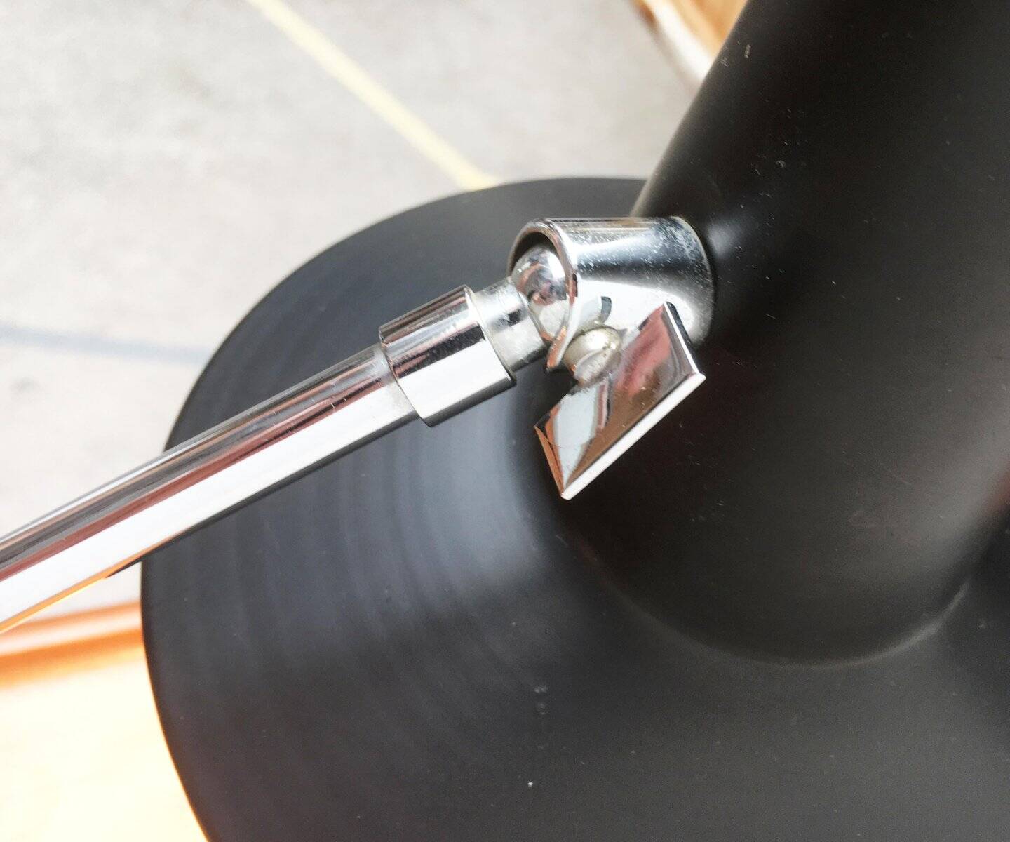 Mid-century minimalist table lamp