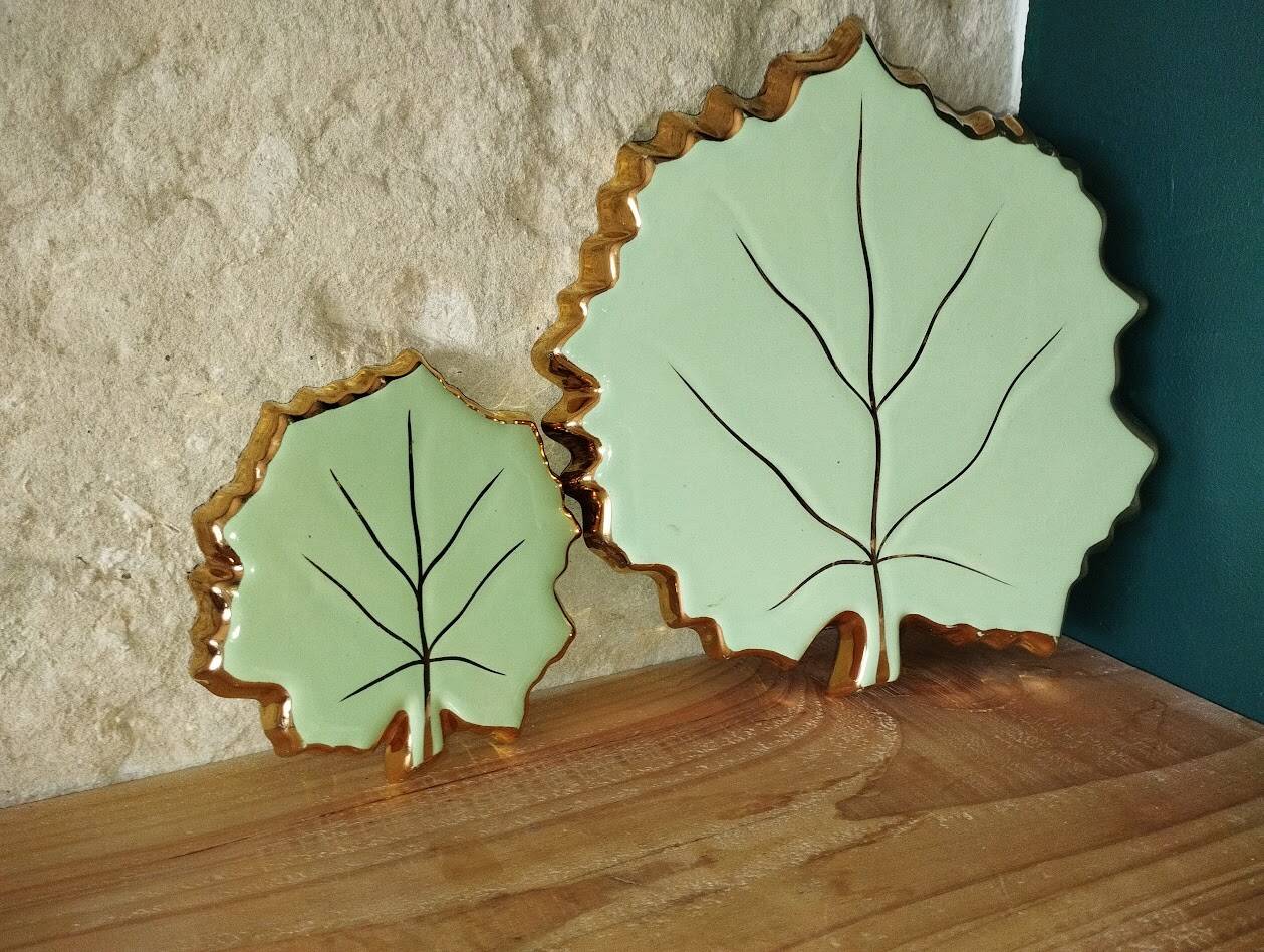 Ceramic trivet and coaster – leaf pattern, year