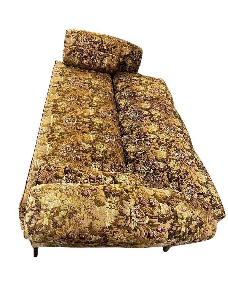 Vintage floral sofa / daybed / sofa bed
