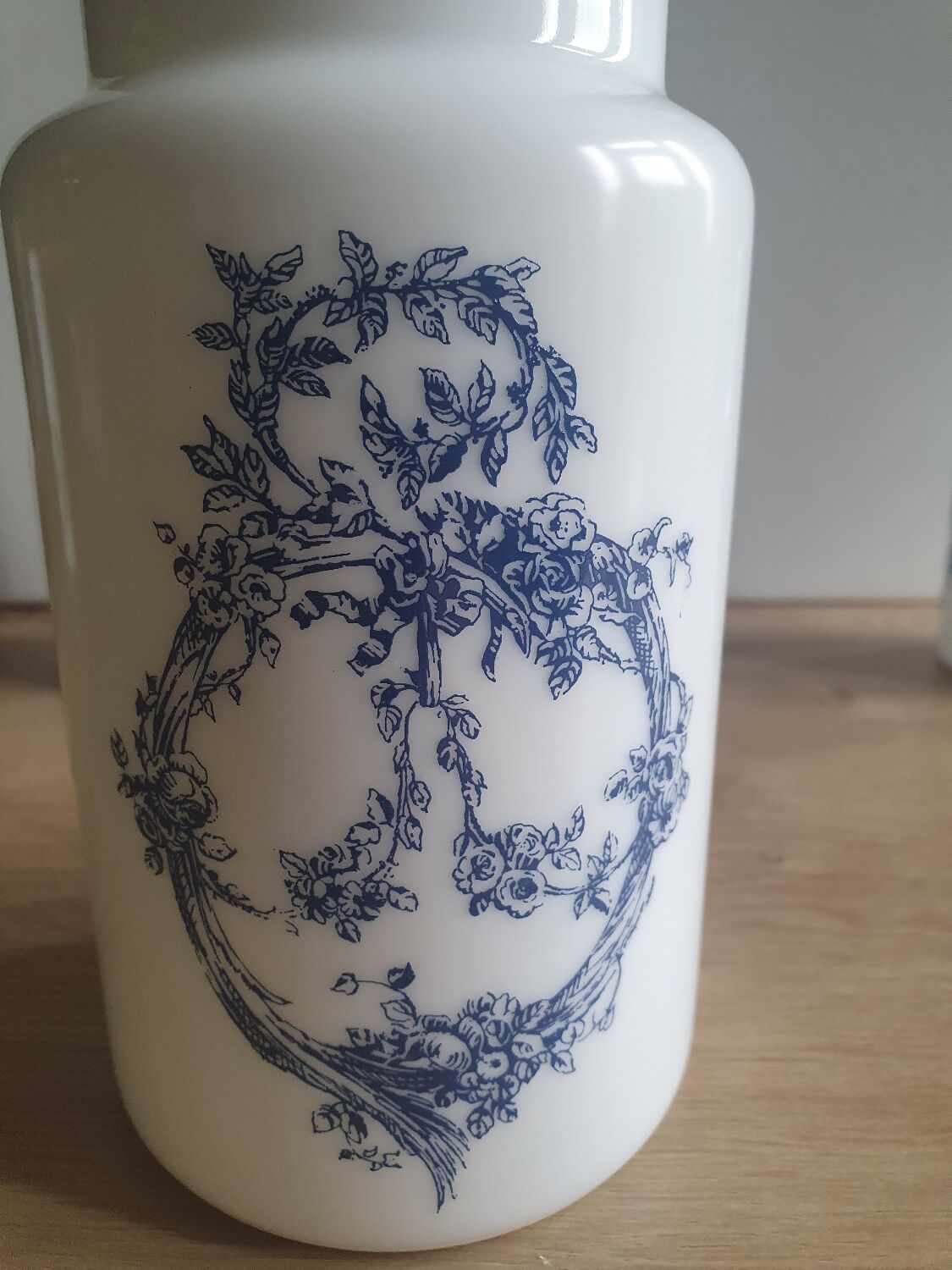 Pots d'apothicaire en opaline