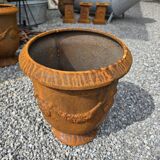 cast iron anduse vase
