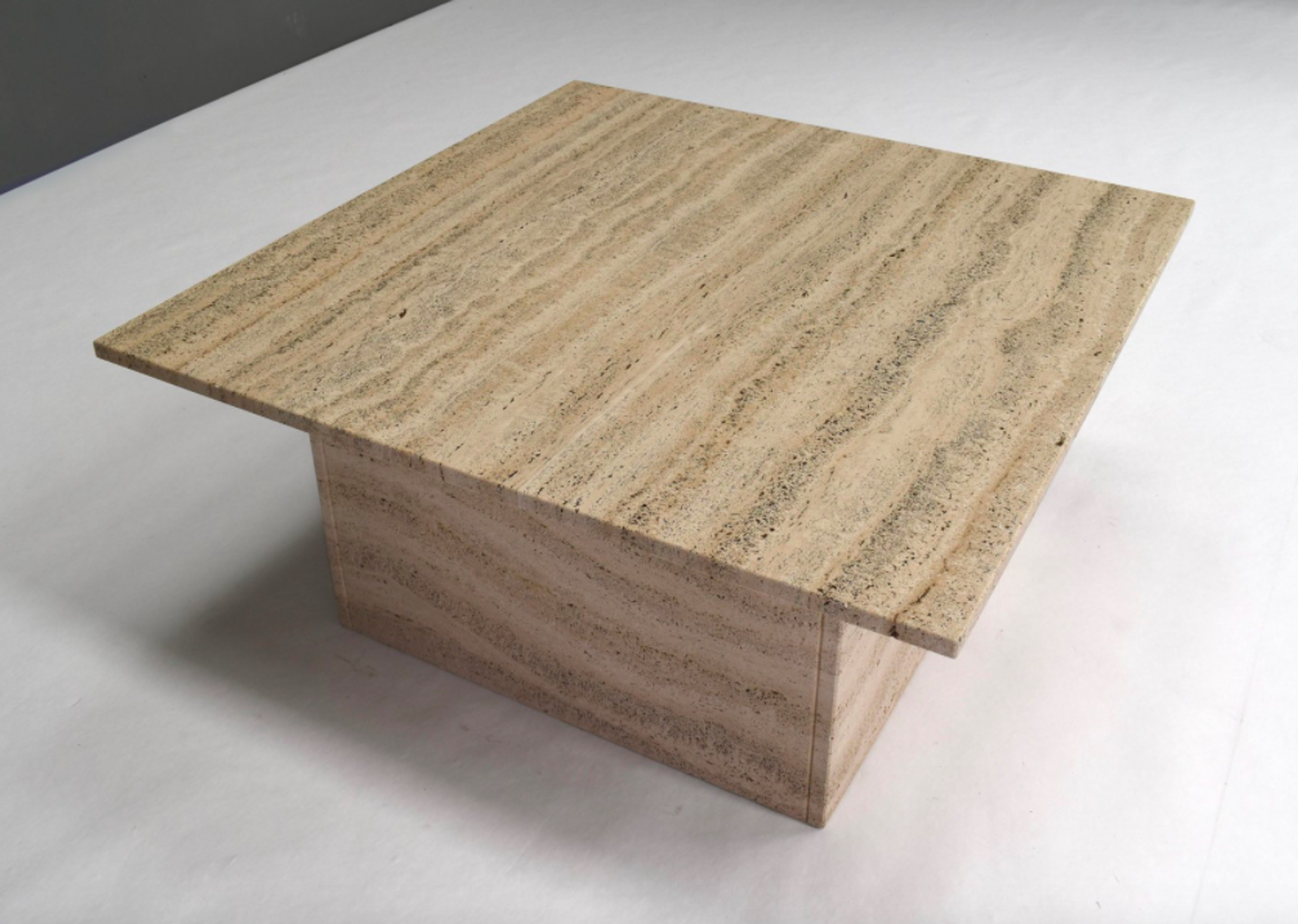 Table basse carrée en travertin, Italie 1970