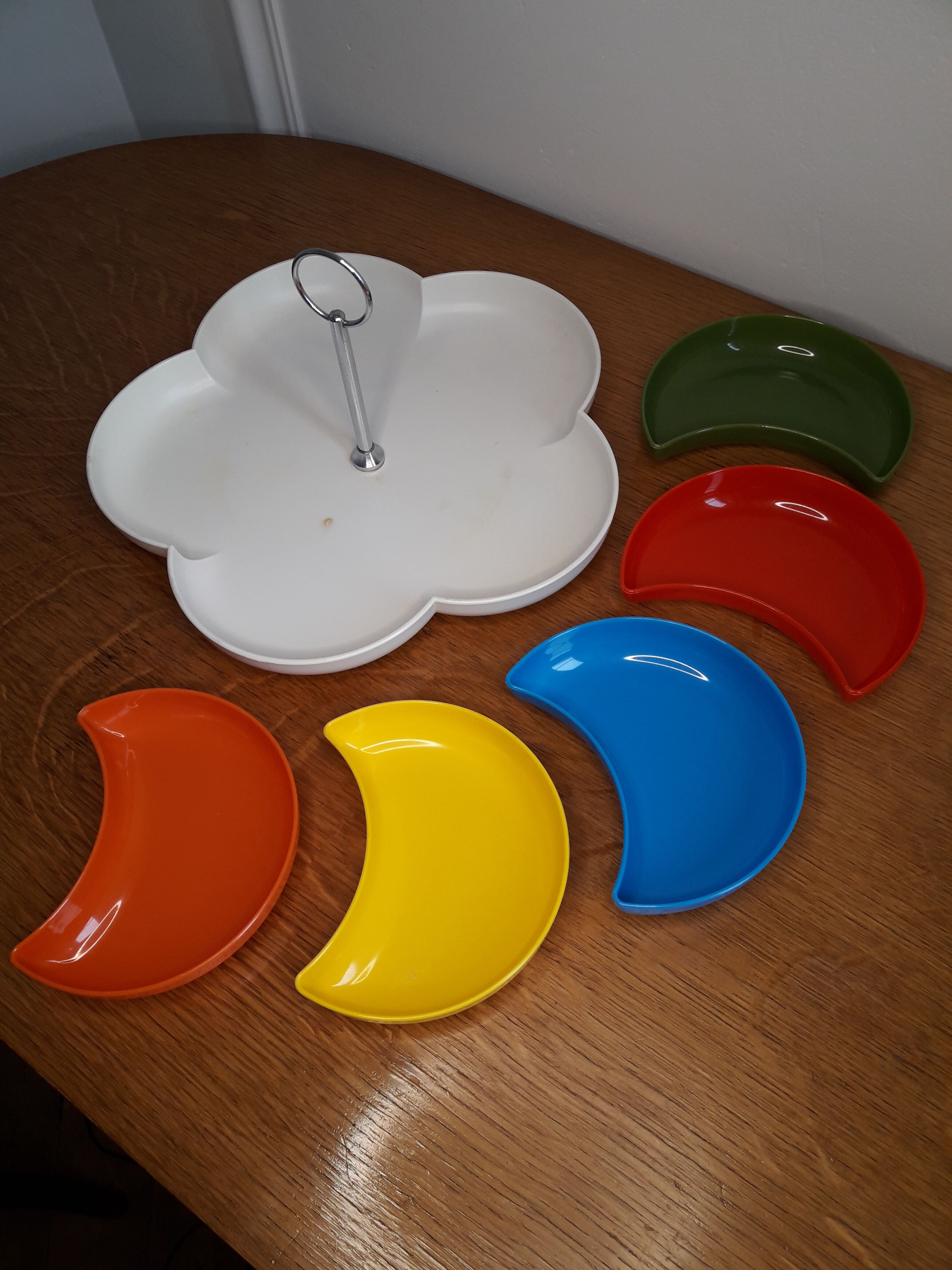 Servant aperitif, 1970