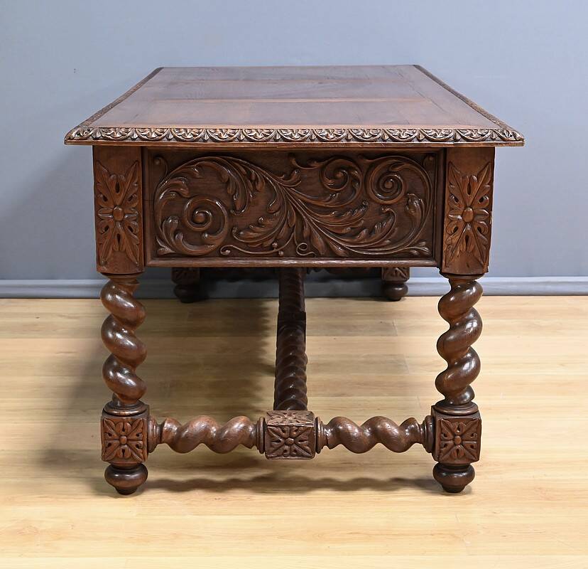 Oak desk, Neo-Gothic style – Late 19th century