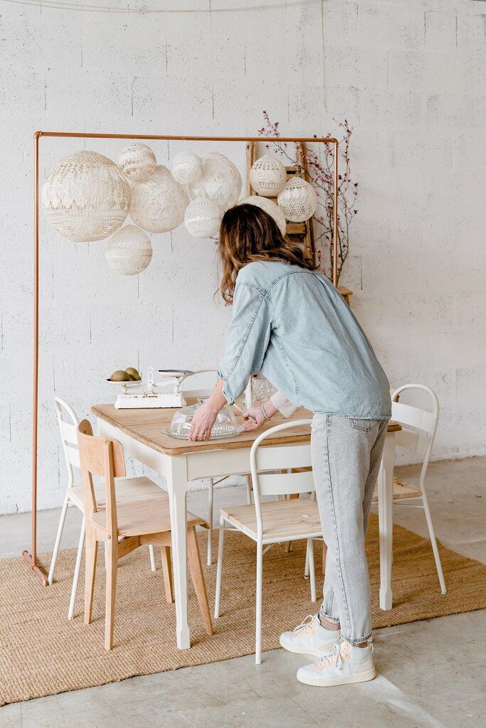 Wooden farmhouse table – cream foot