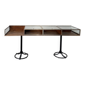 vitrine sur pieds en