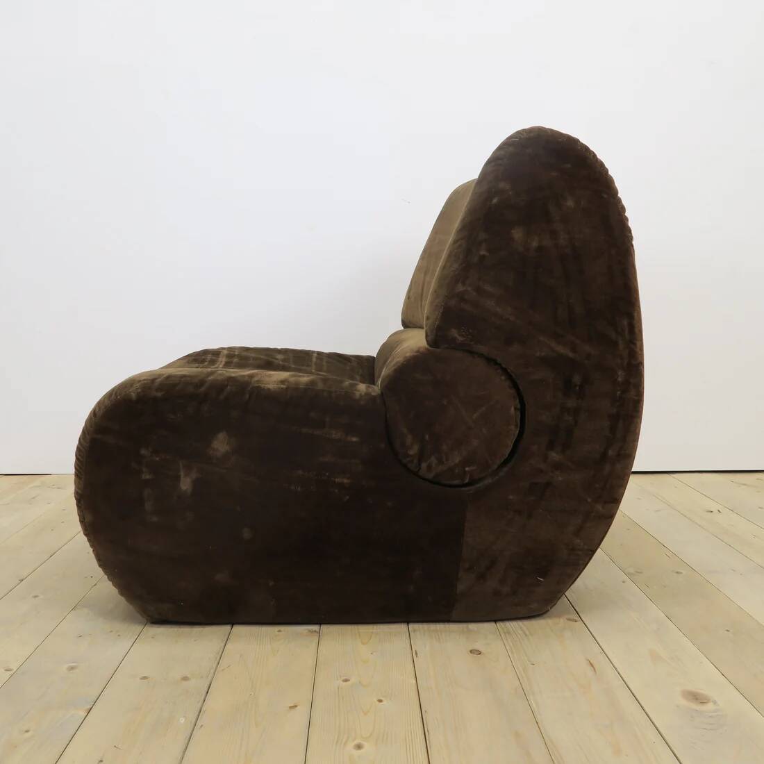 Italian velvet lounge chair, 1970s