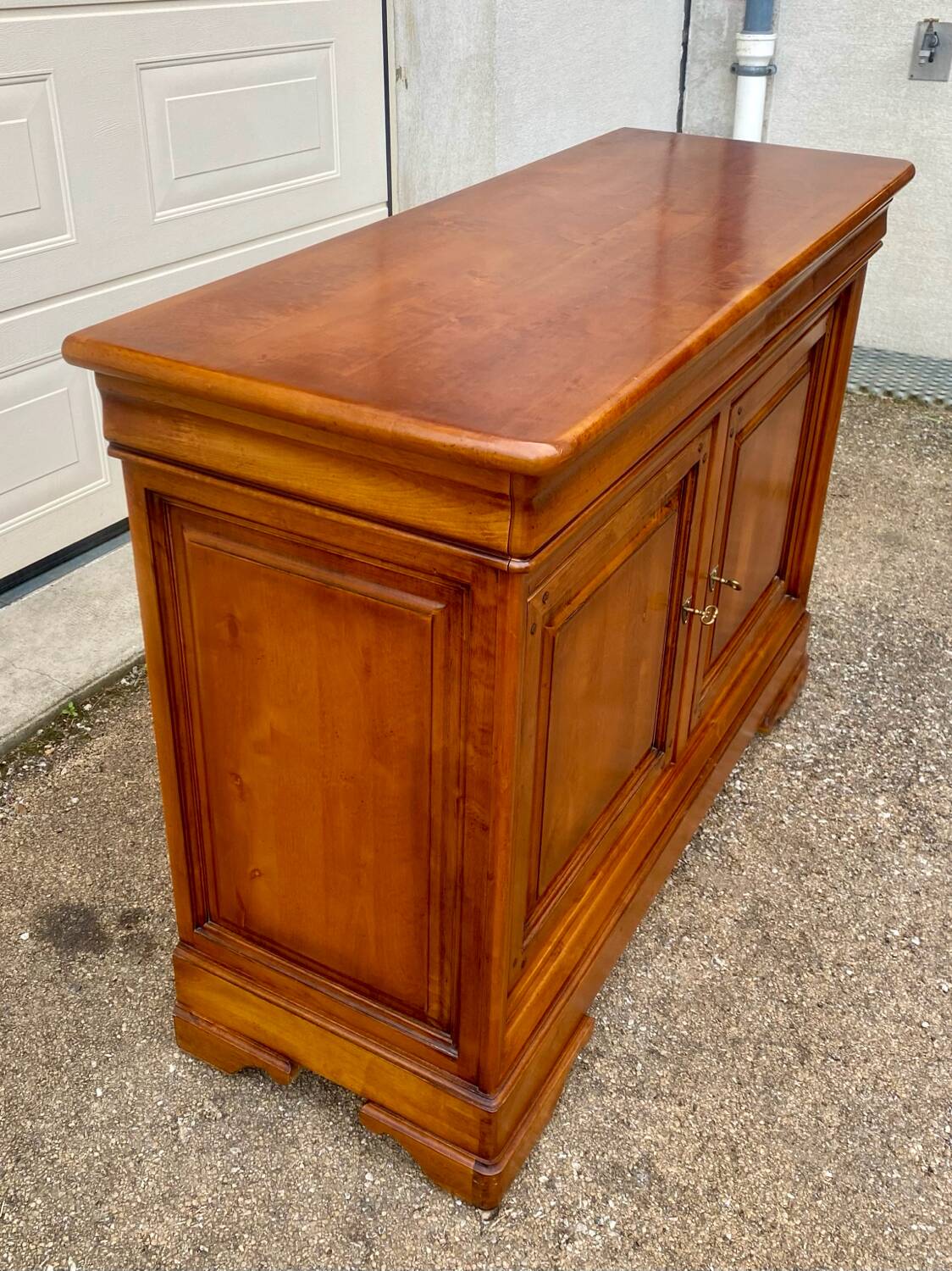 Louis Philippe style solid wood sideboard with 2 doors and 2 drawers