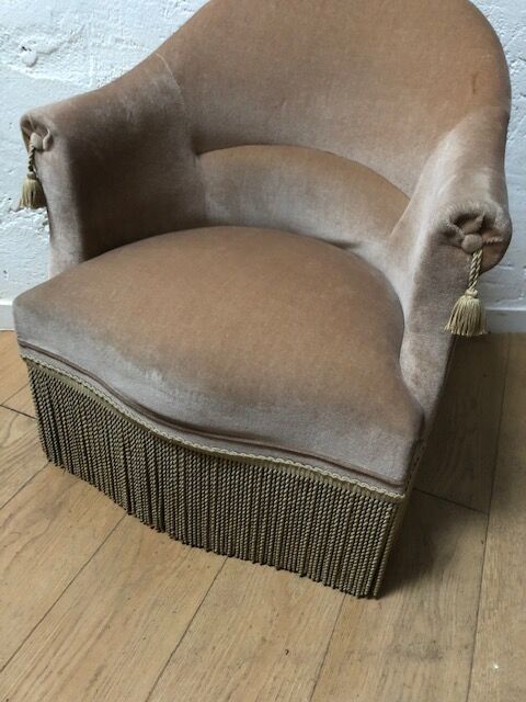 Beige velvet toad chair