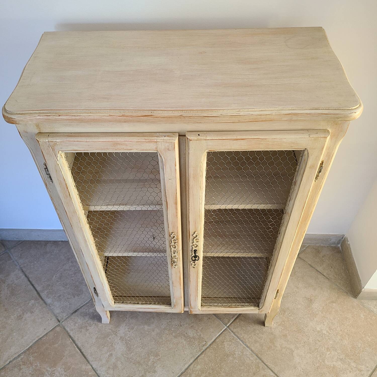 cabinet Parisian fence