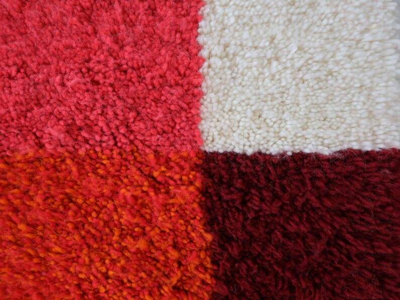 Wool rug, size 200 x 300 cm