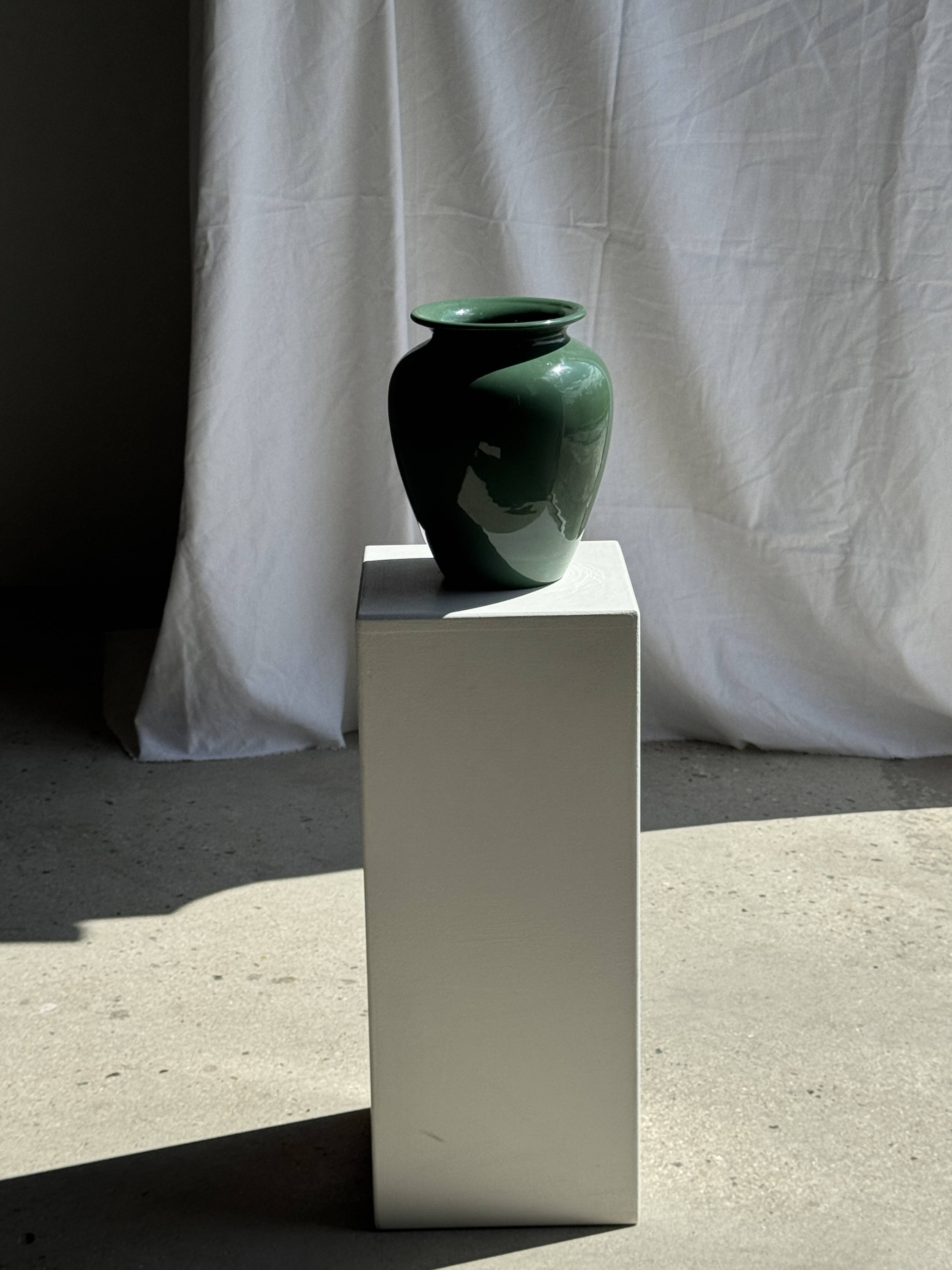 Large deep water green ceramic vase H26 D22