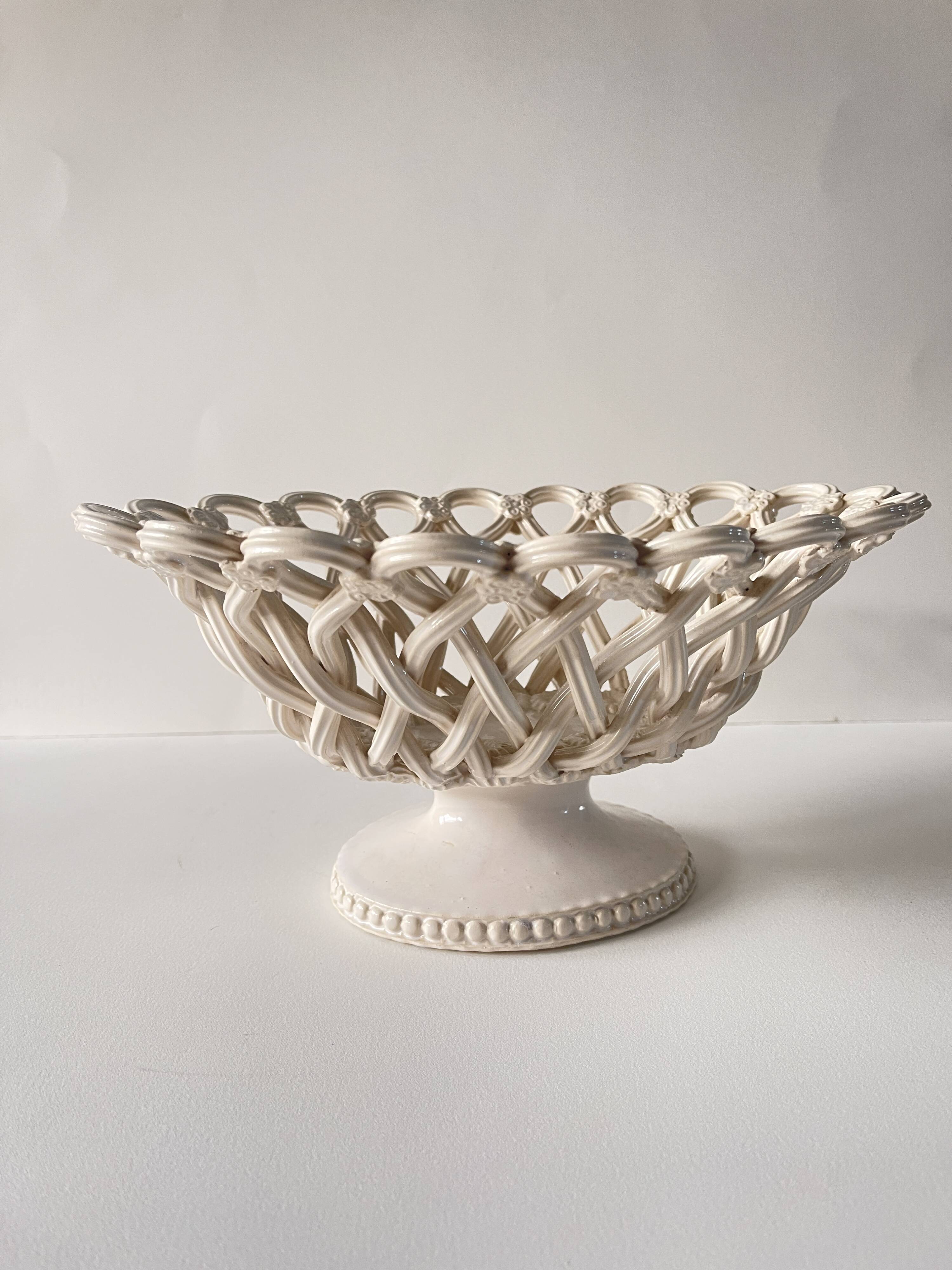 Pichon uzes earthenware basket