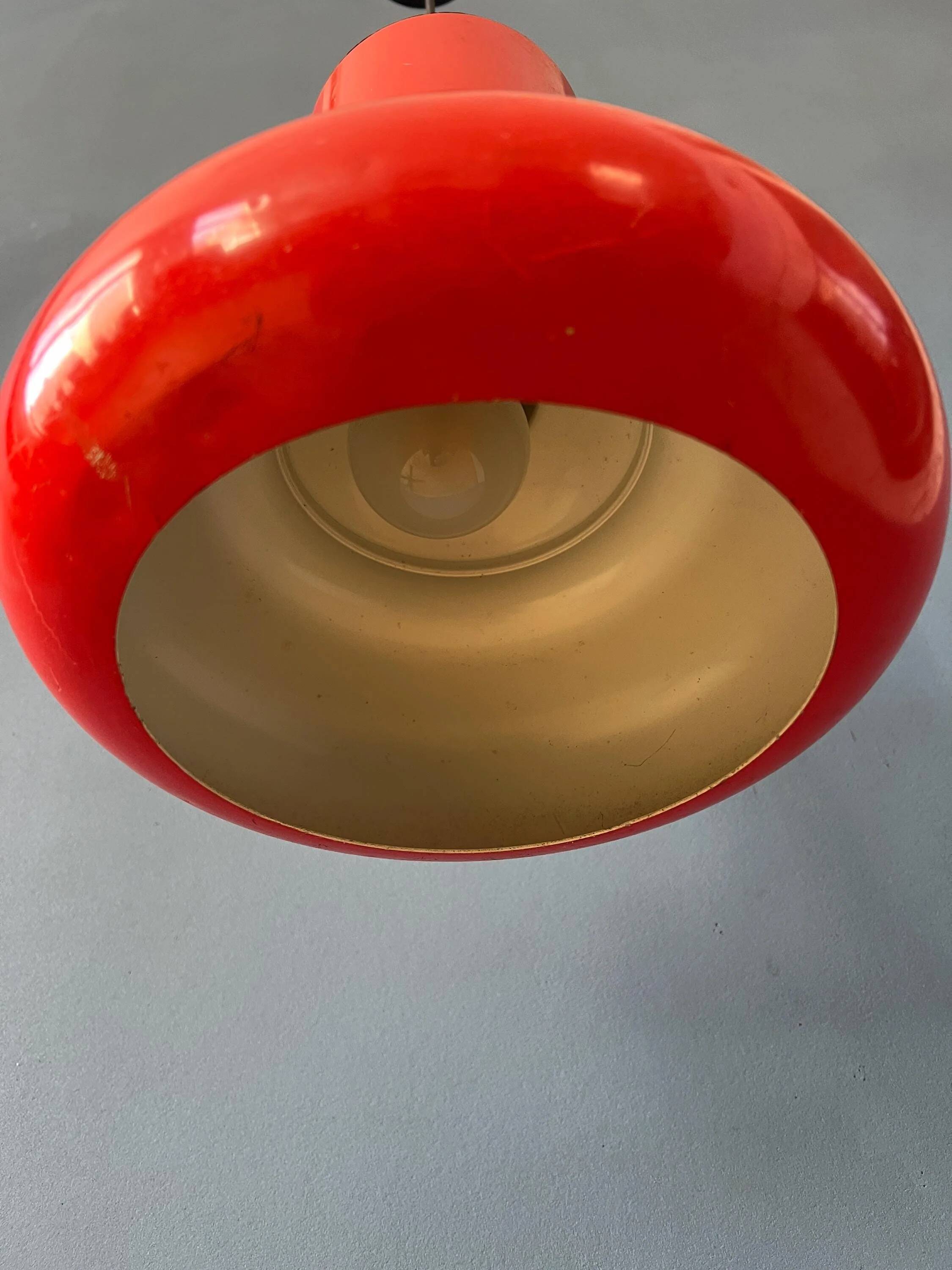 Suspension vintage Space Age conique rouge