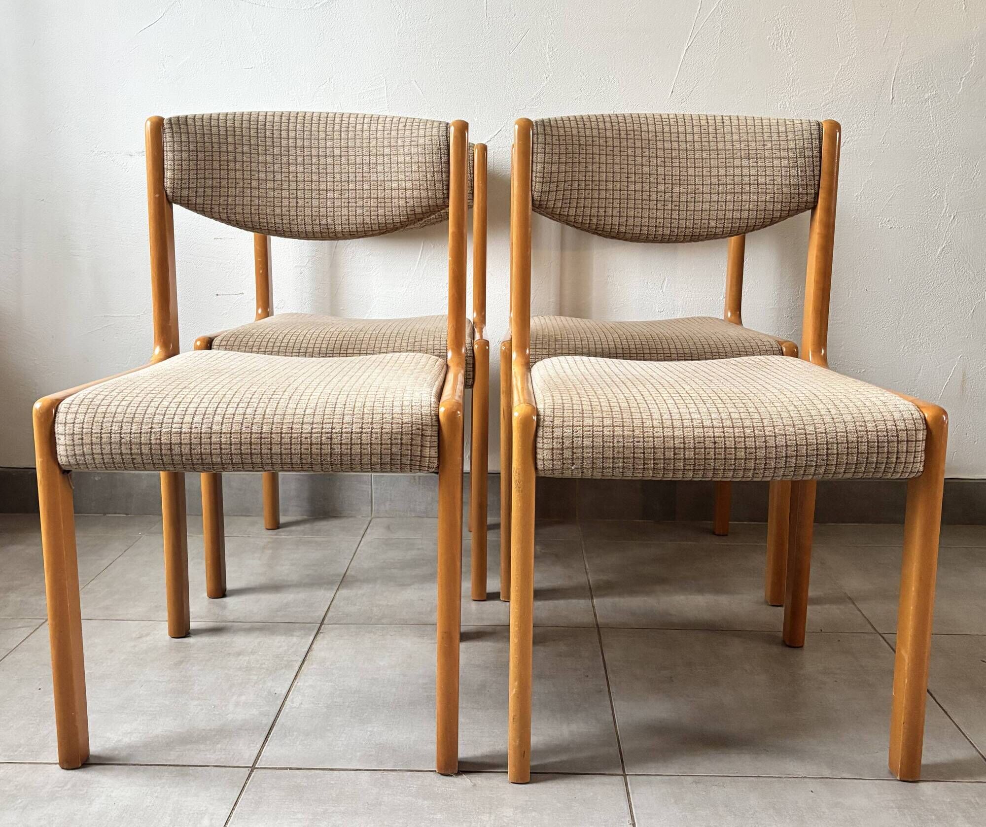 Set of 4 Scandinavian Baumann chairs in solid elm – 1970s