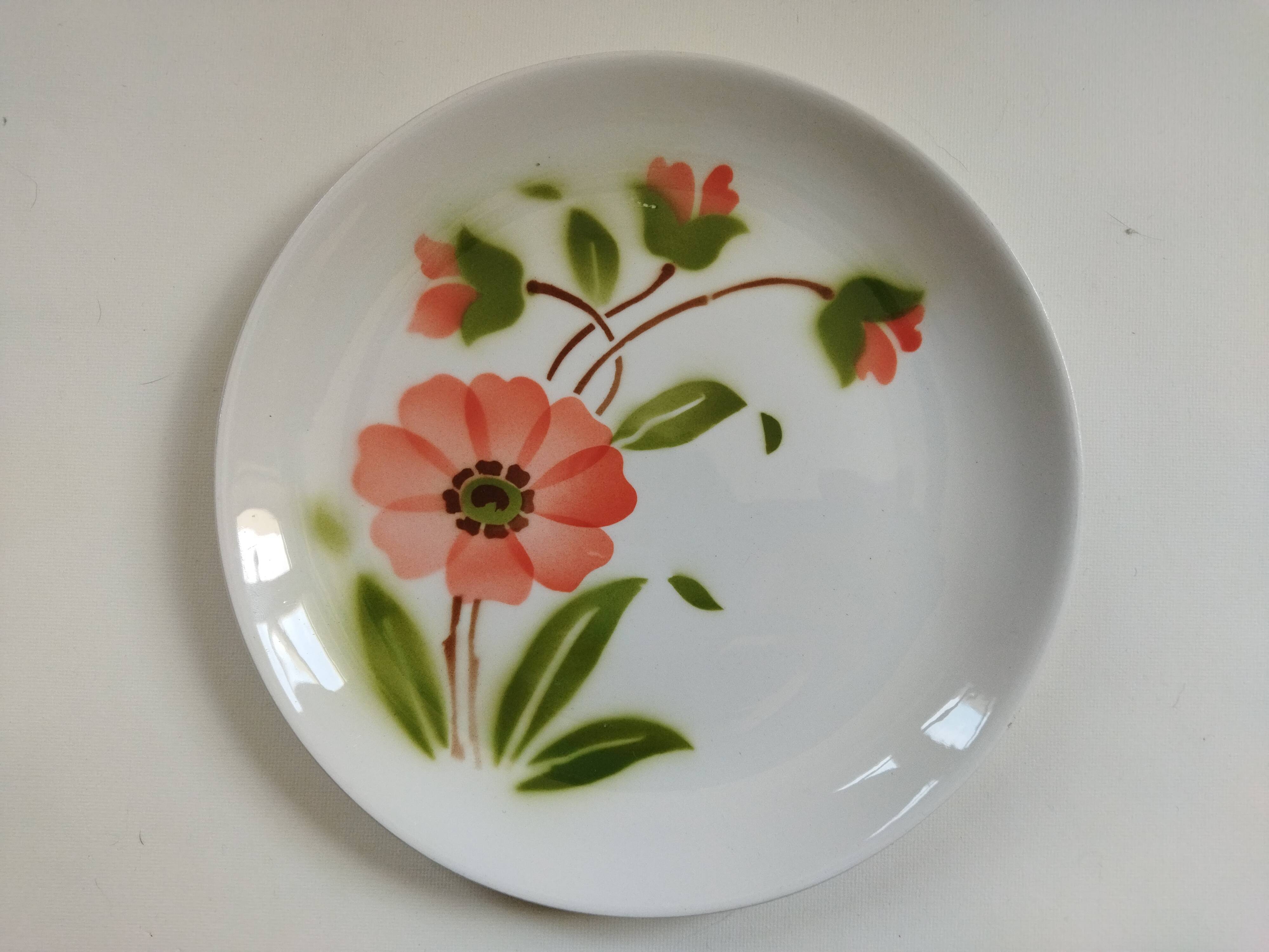 5 dessert plates from Moulin des Loups, Orchies, Gisèle model