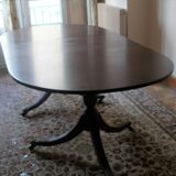 Régence style double piédestal prolongeant table à manger ovale fin des années 70