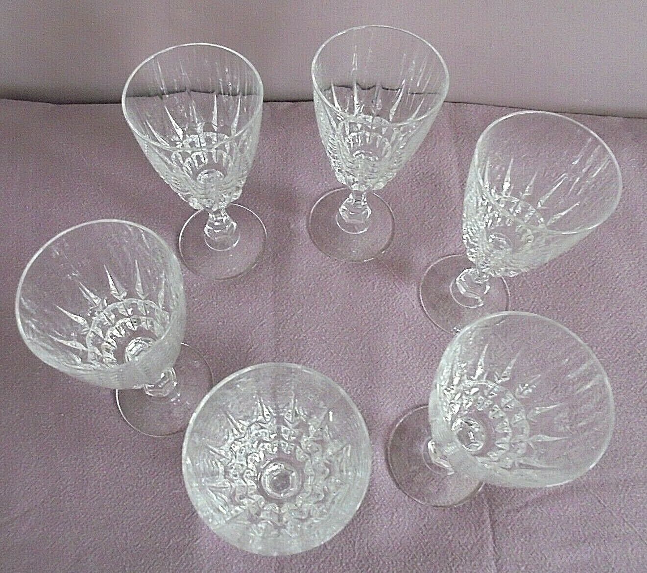 Lot of 6 crystal chiseled foot glasses