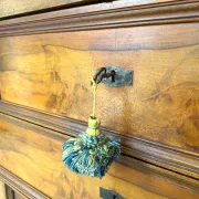 Elegant antique Italian chest of drawers, dating from the 20th century