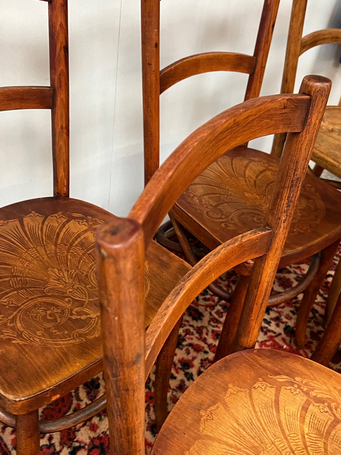 6 anciennes chaises bistrot