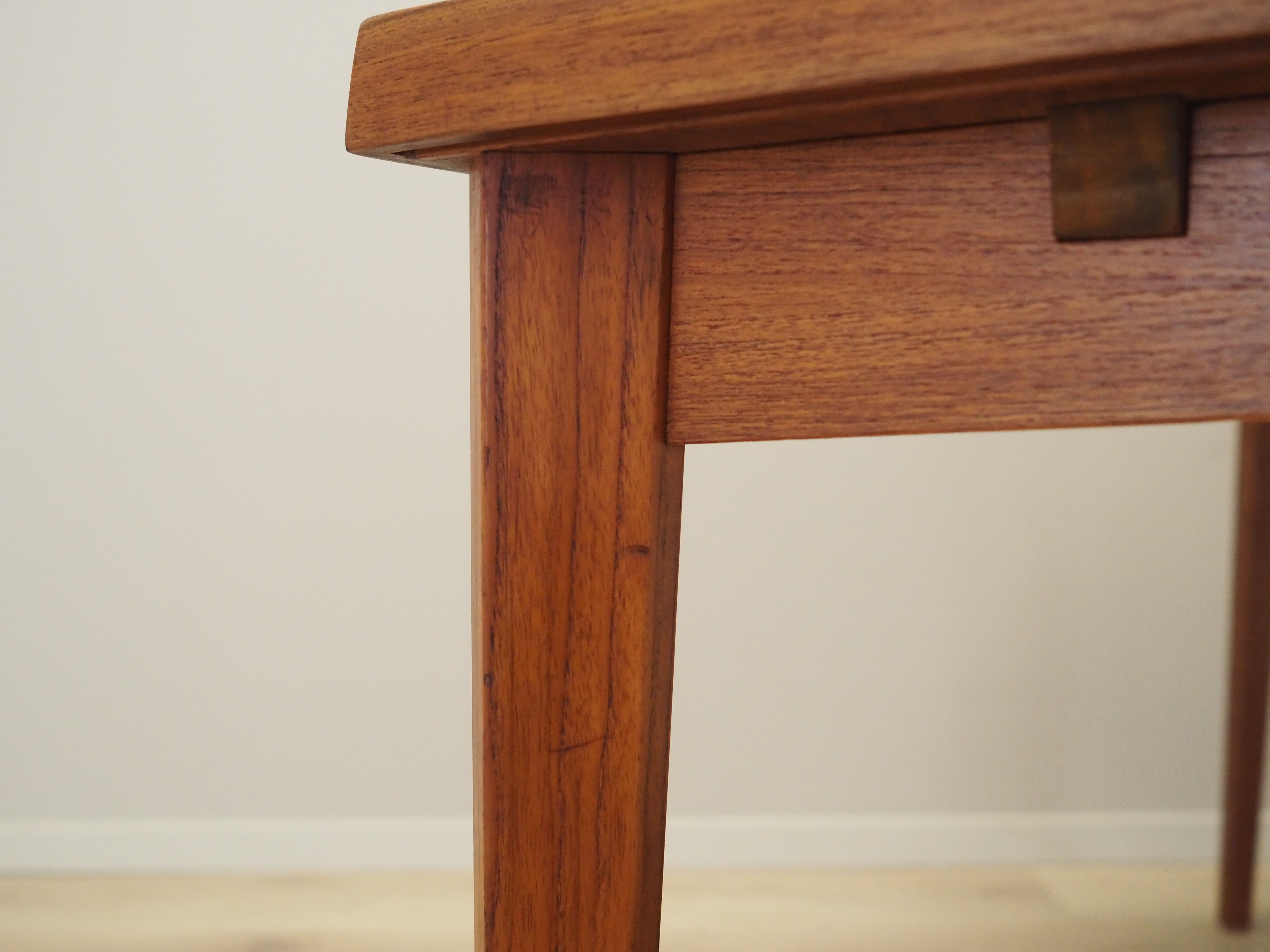 Table en teck, design danois, années 60, fabriquée au Danemark