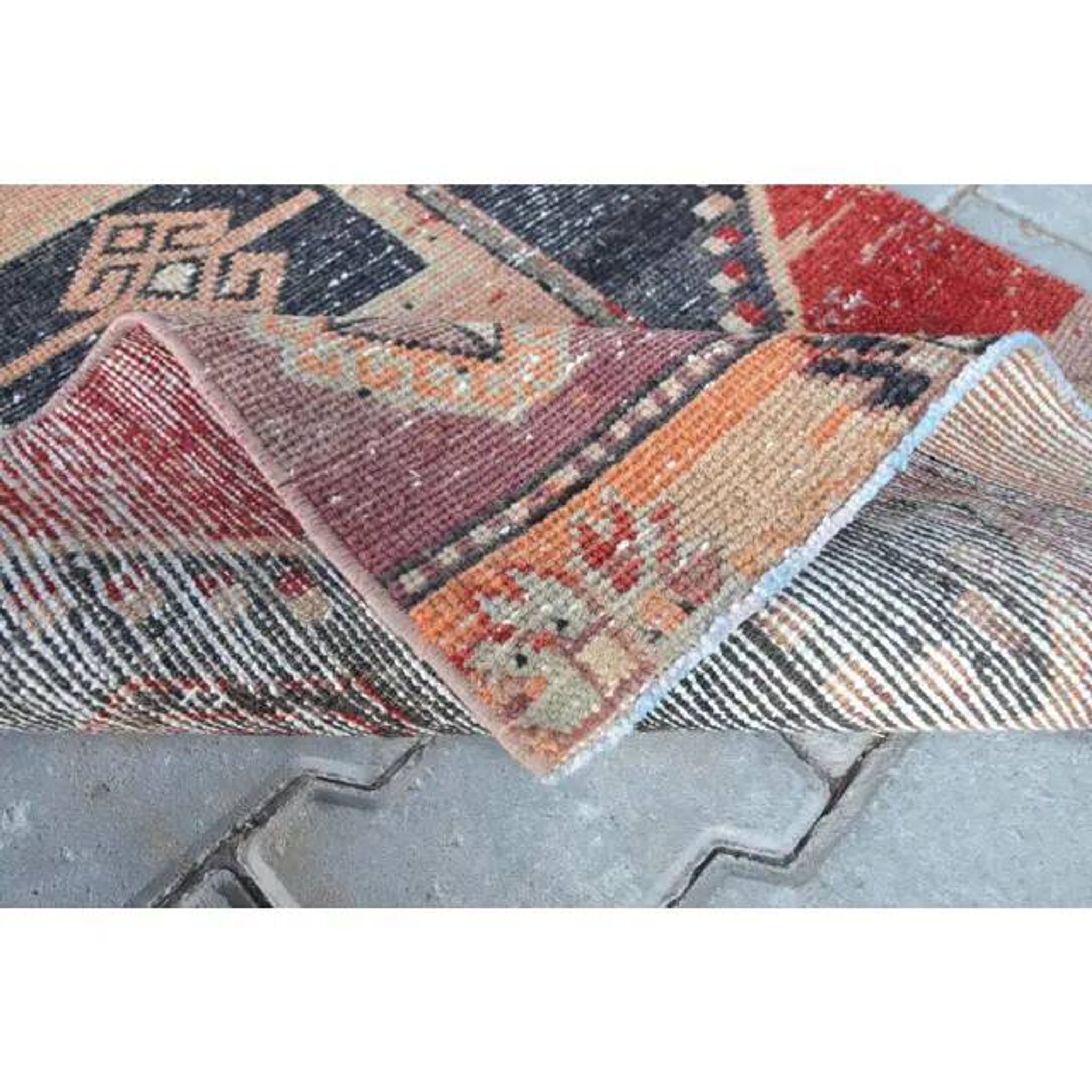 Tapis décoratif long coloré turc des années 1940 83x205 cm