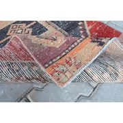 Tapis décoratif long coloré turc des années 1940 83x205 cm