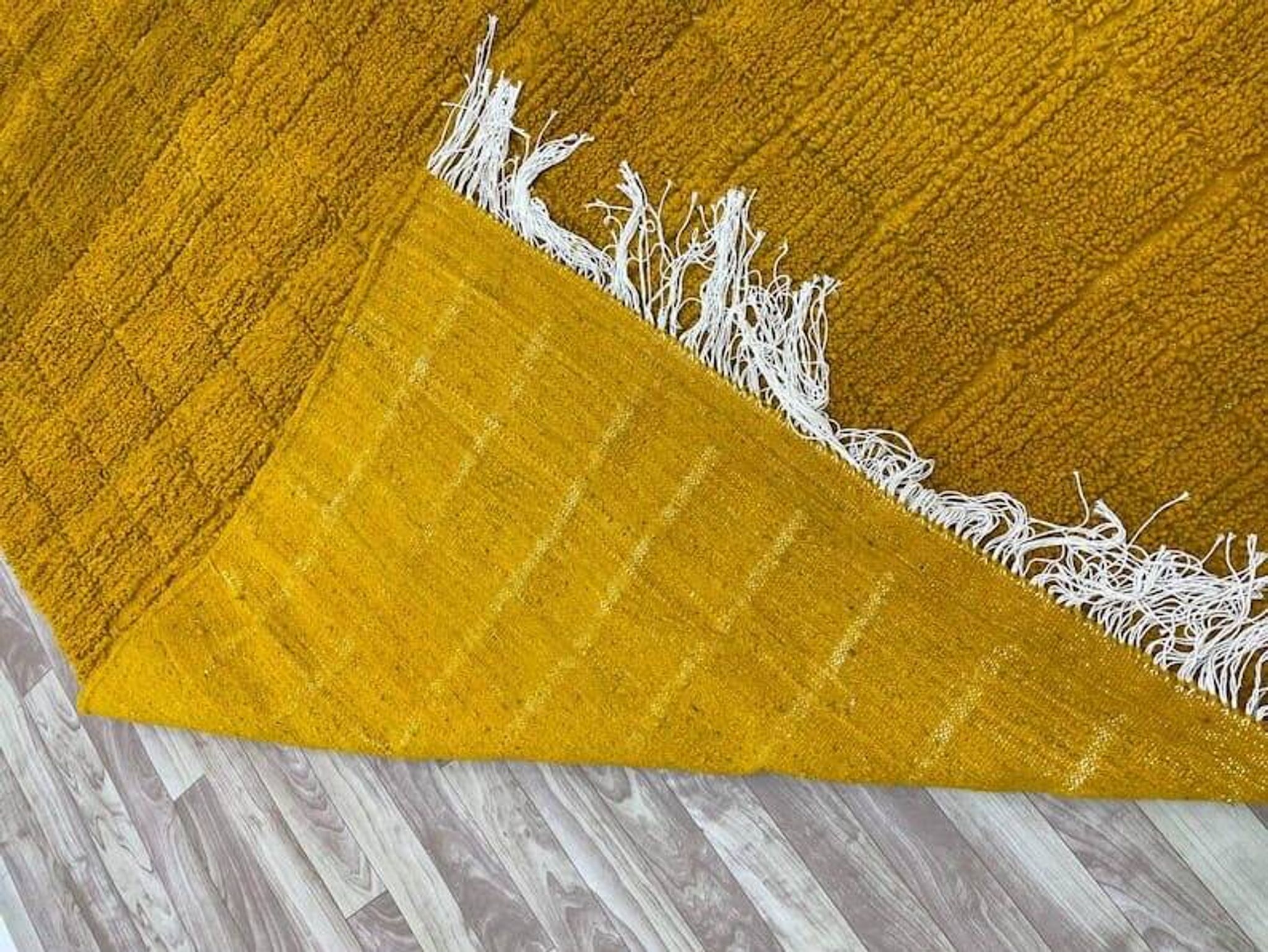 Tapis en laine marocain jaune traditionnelle taille 150 x 250 cm