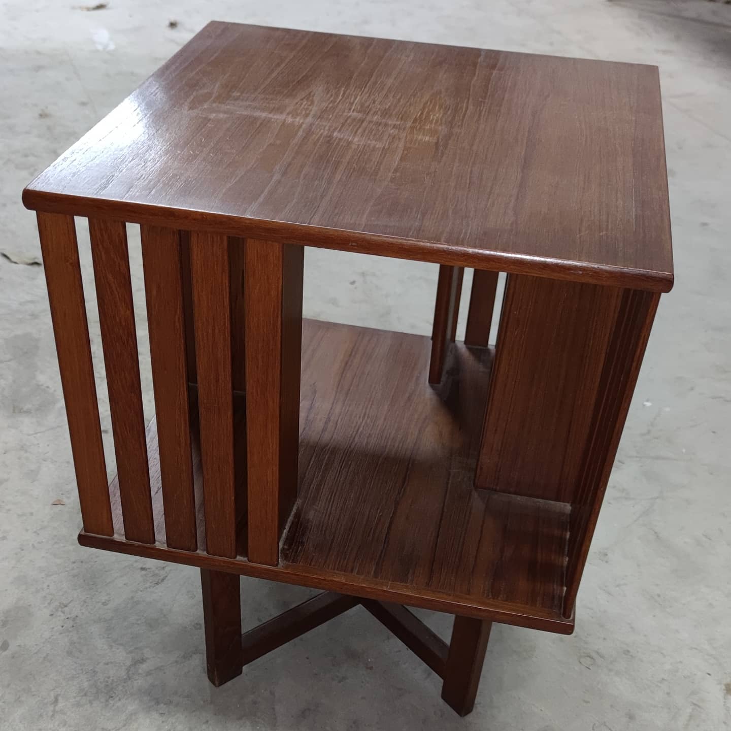 Scandinavian rotating bookshelf in teak from around 1960.