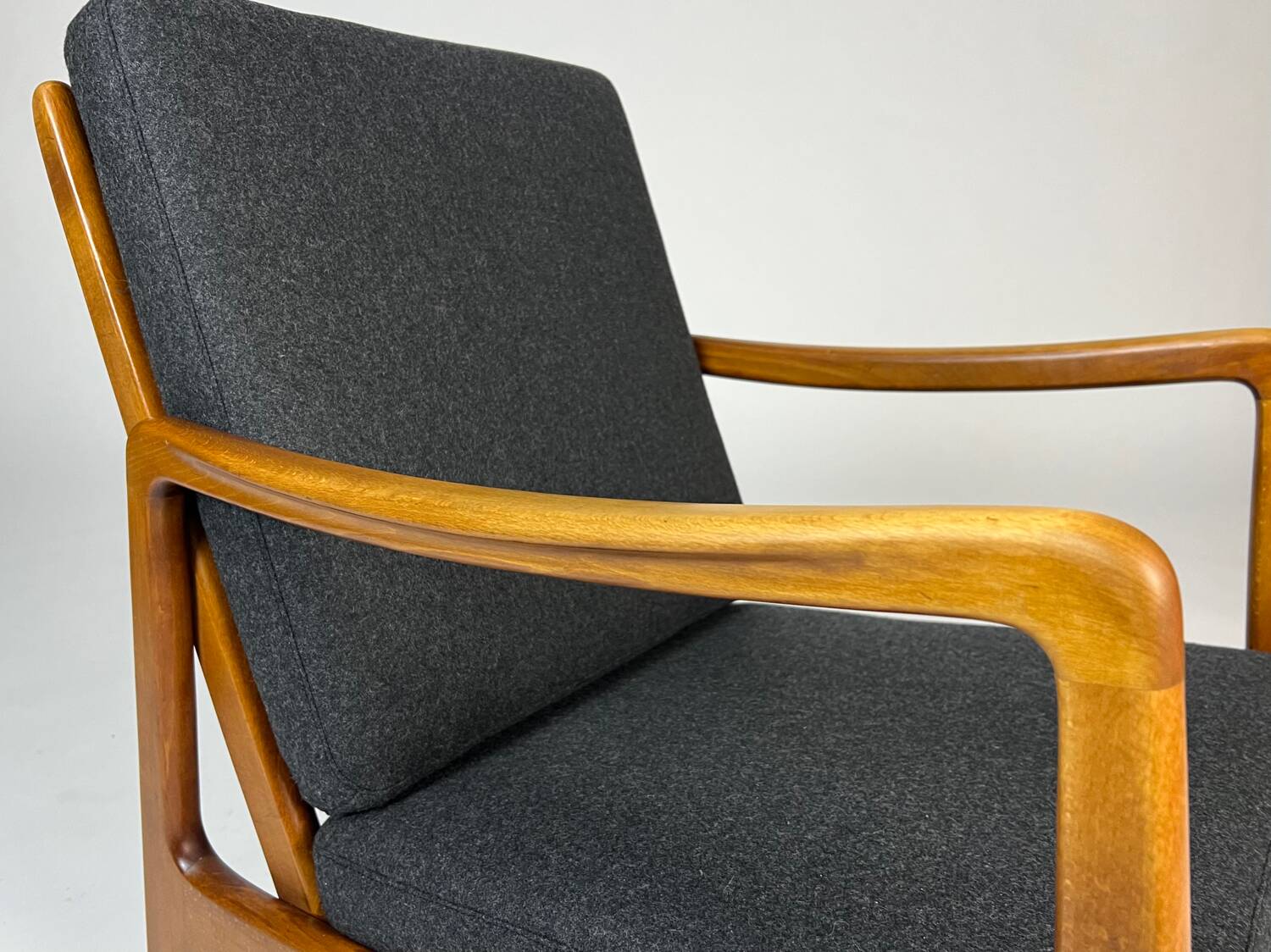 Ole Wanscher FD109 armchair by France & Daverkosen 60s vintage Danish