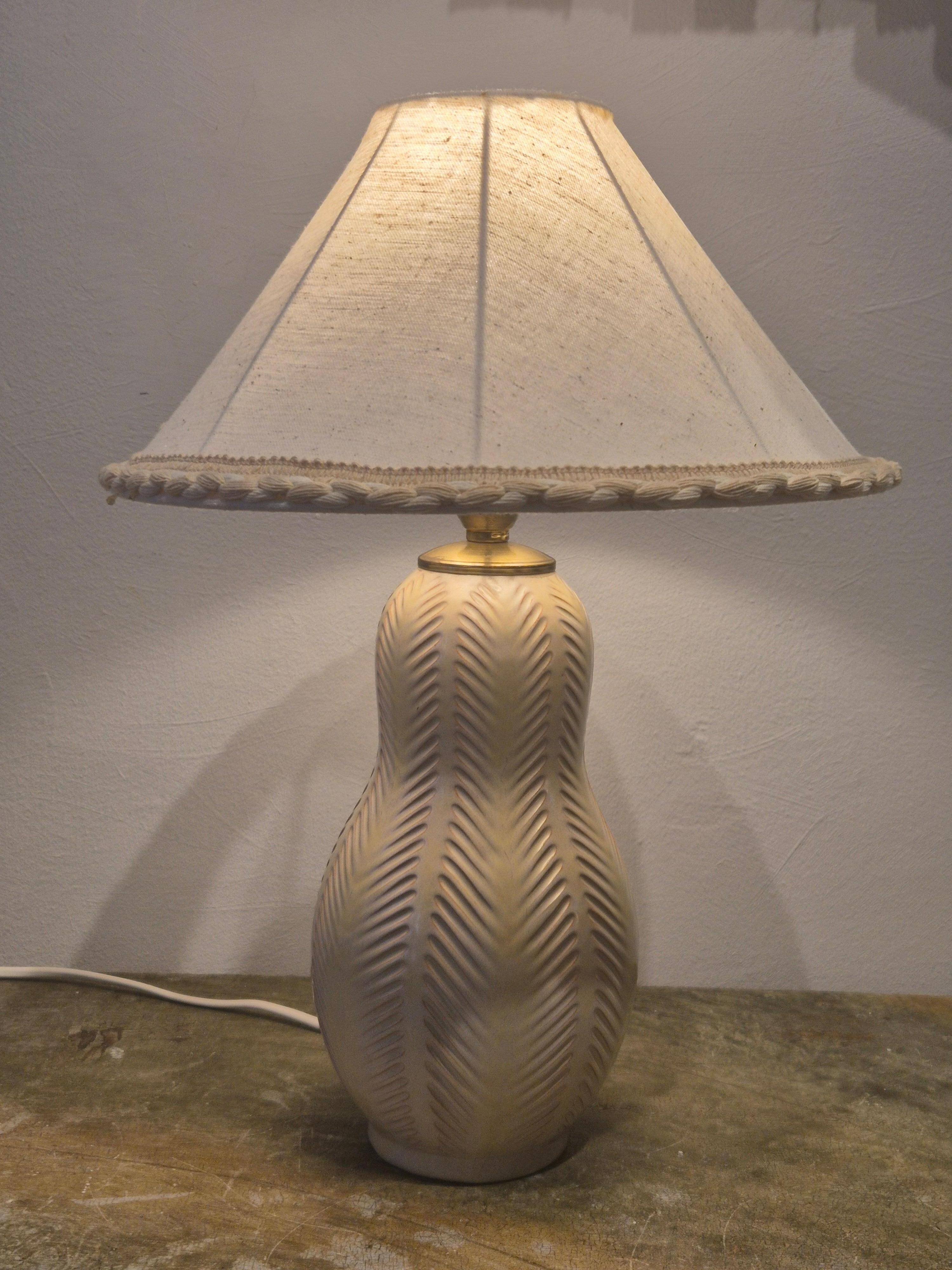 Modern Swedish table lamp with a ceramic base by Anna-Lisa Thomson, mid-1900s.