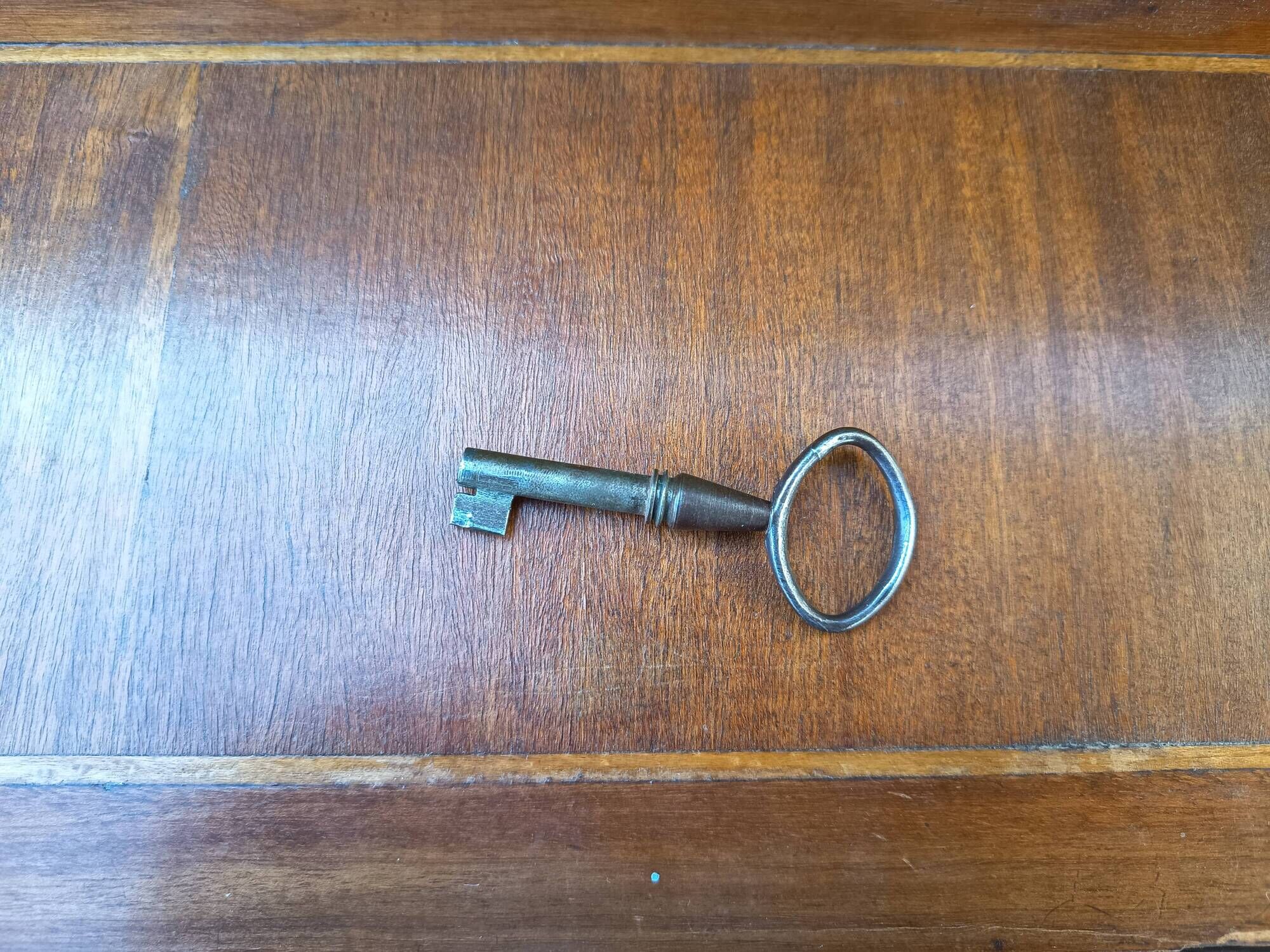 Scriban style English in mahogany.