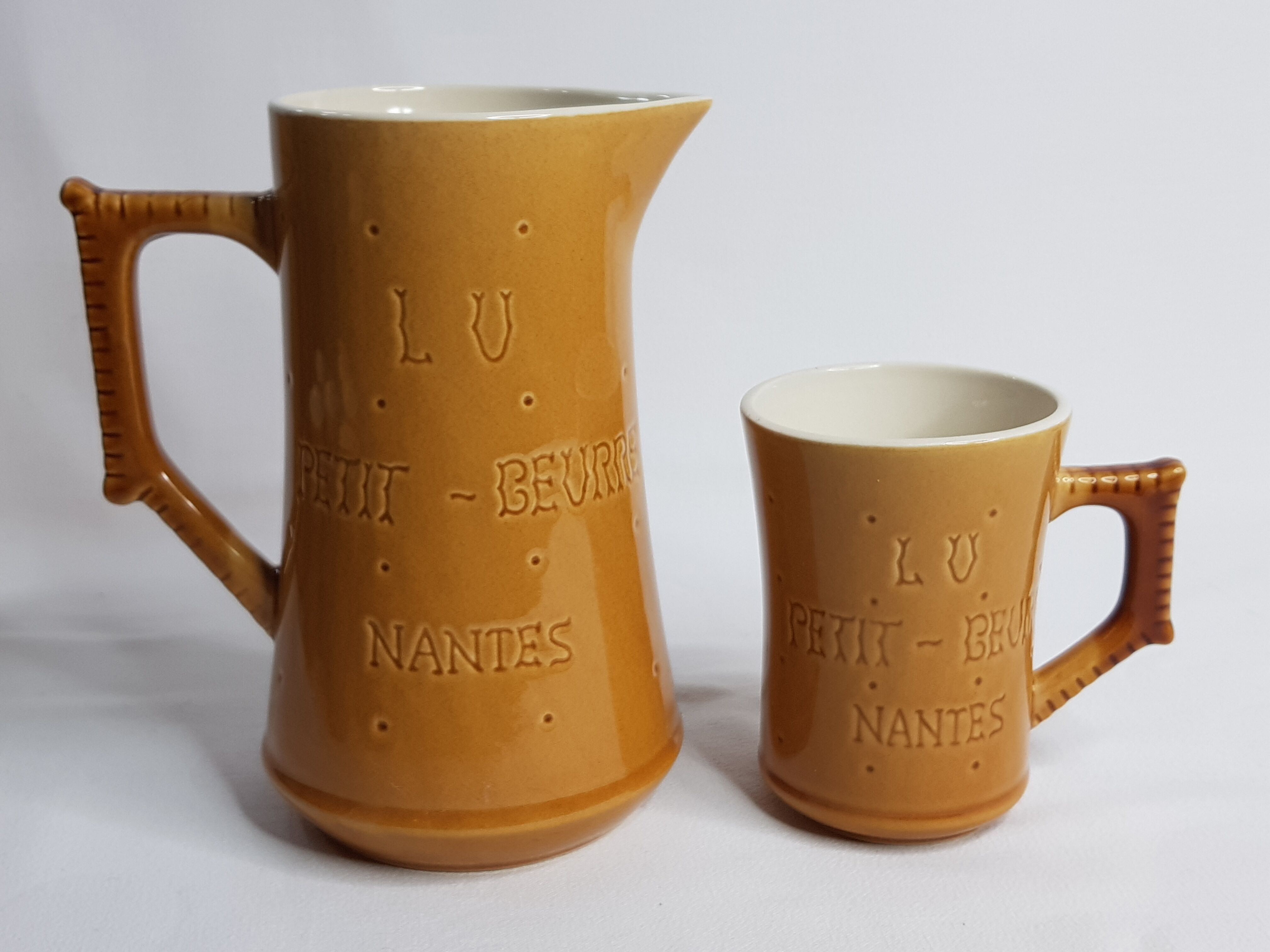 "Lu" full breakfast service, enamelled ceramic, Clouet editions, Nantes