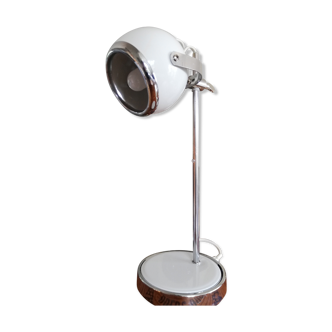 Eyeball desk lamp adjustable and steerable