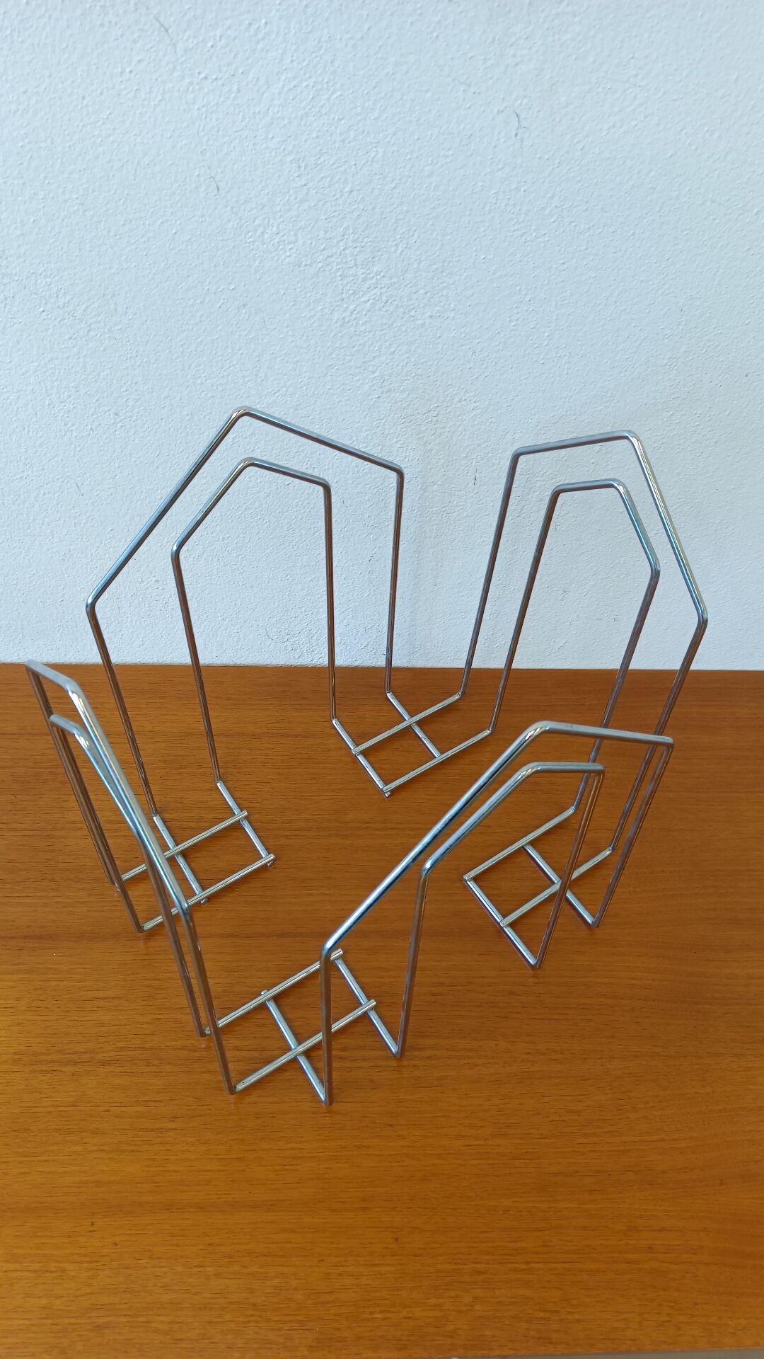 Chrome magazine rack