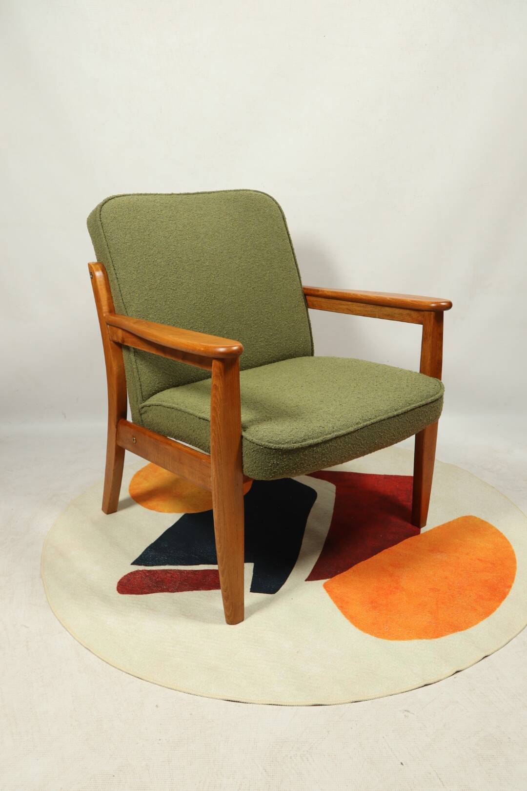 Fauteuil vintage vert en tissu bouclé Scania Design Chaise longue en bois