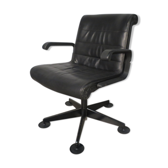 Sapper design armchair published by Knoll