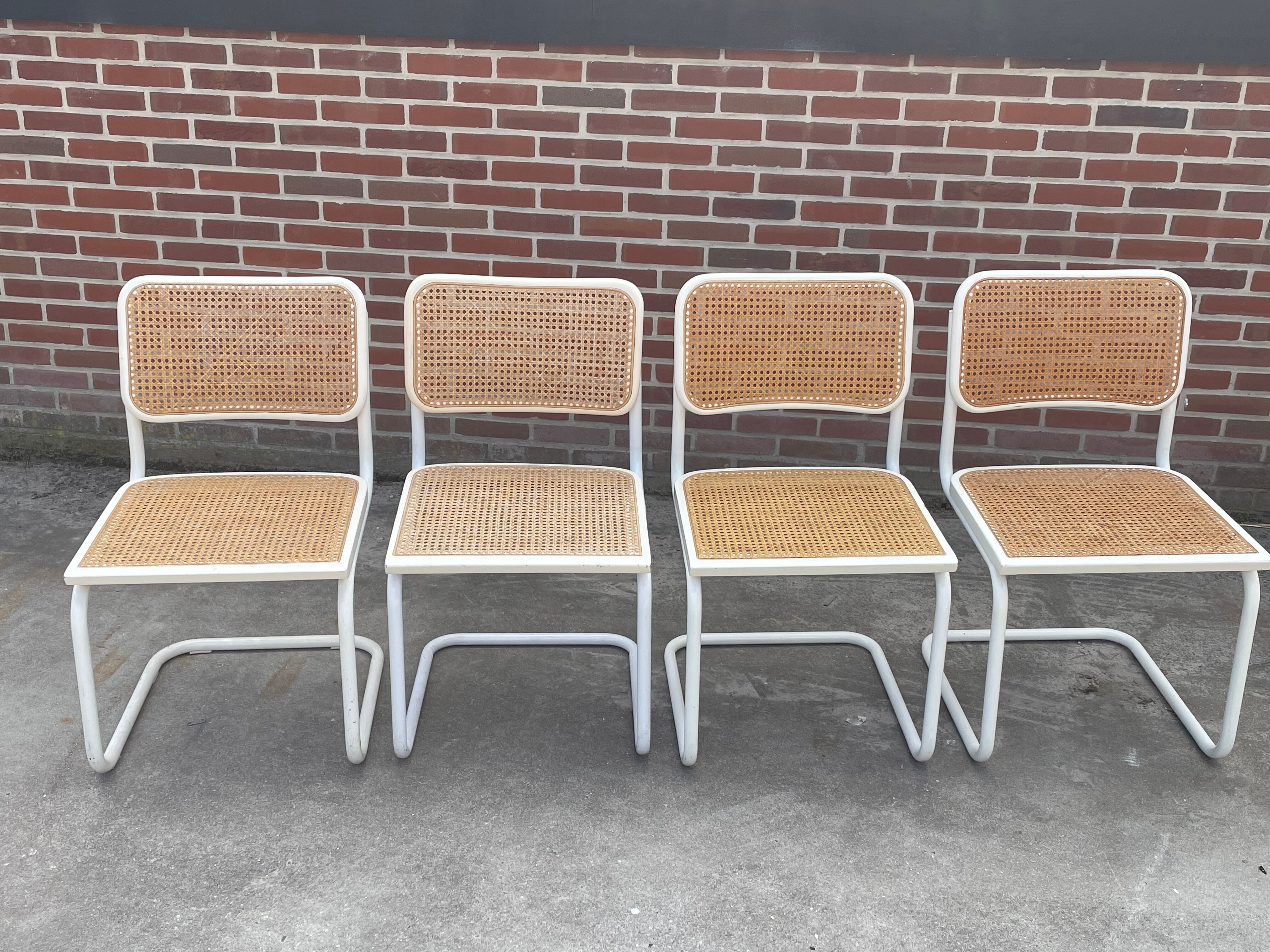 Set of 4 Cesca b32 model chairs in white