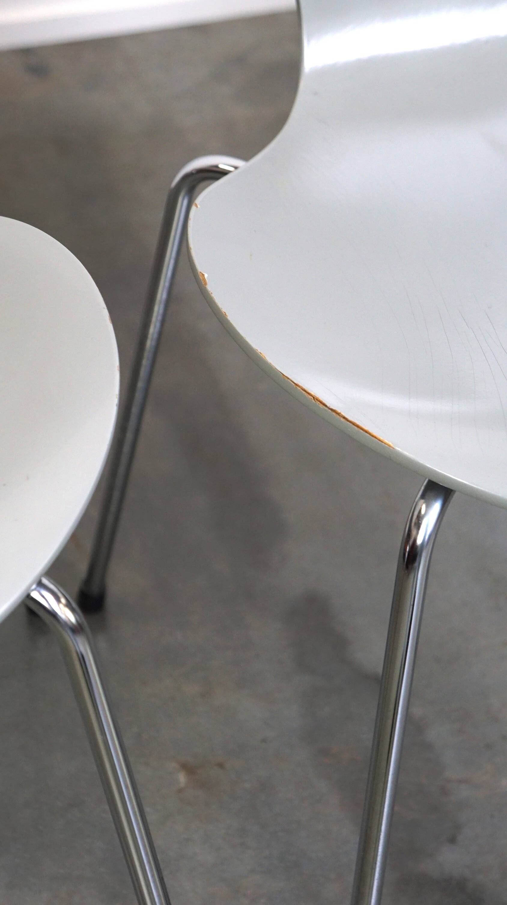 Set of 4 original grey Fritz Hansen butterfly chairs from 1984 Danish design