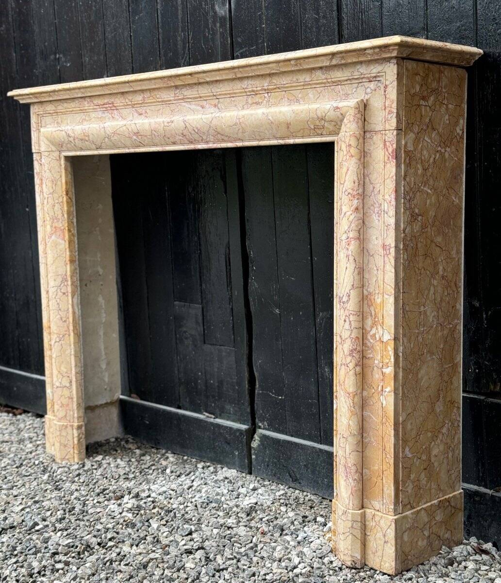 Cheminée de style Louis XIV en marbre jaune Trets vers 1880