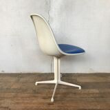 Pair of The Fonda chairs by Charles Eames  editor Herman Miller 1960